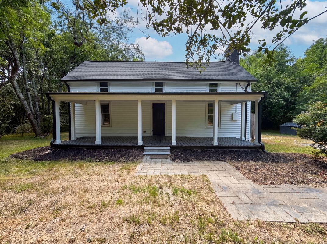 Property photo 1 of 571 Winston St