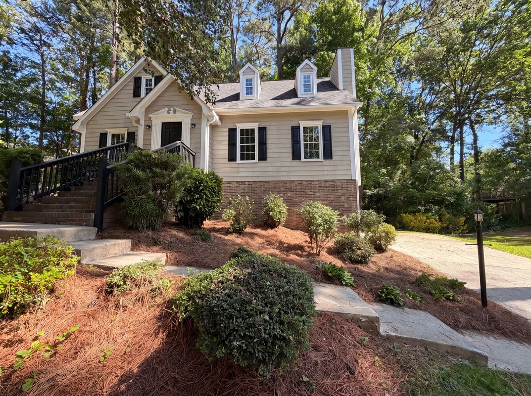 Property photo 1 of 260 Woodwinds Dr