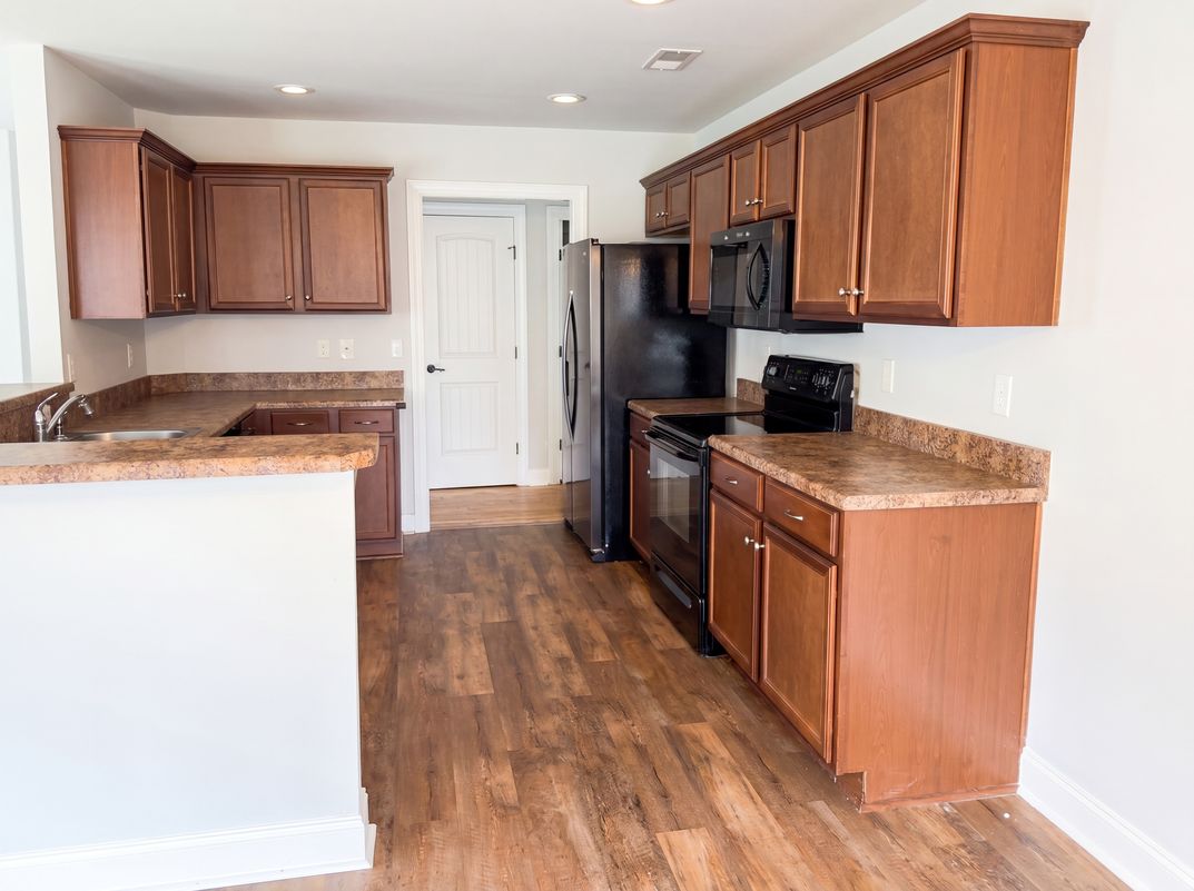 Property photo 2 of 1197 Clancy Dr NE