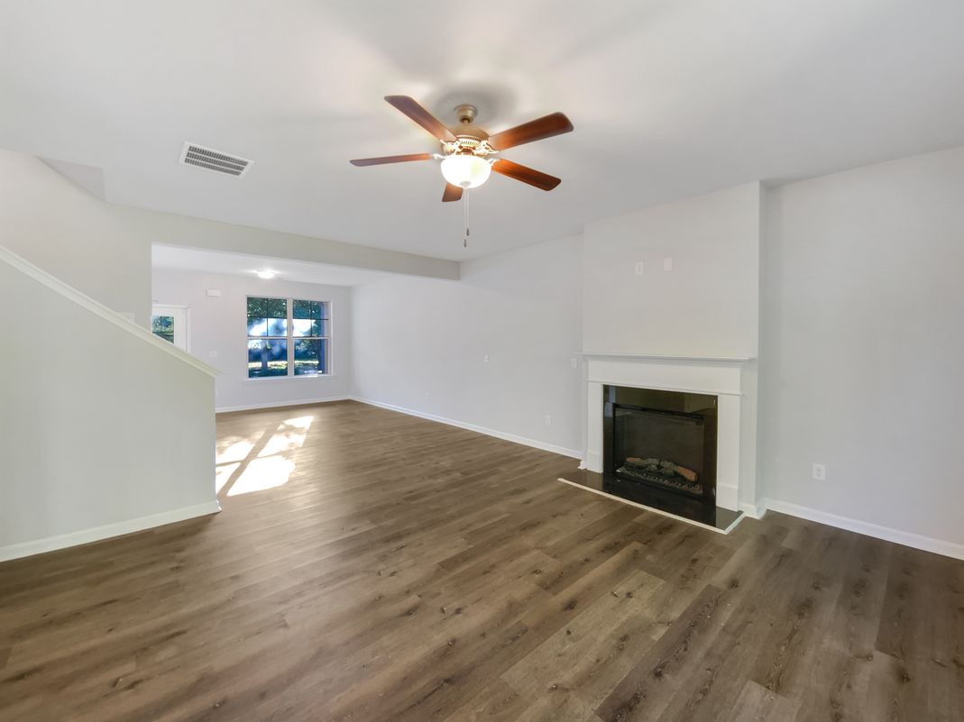 Property photo 3 of 101 Lexington Place Dr
