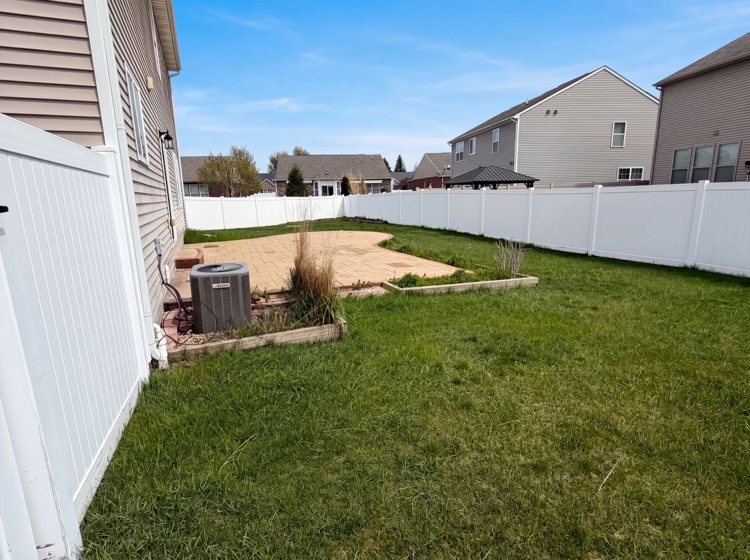 Photo 37 of 44 of 42824 Greystone Dr, Sterling Heights, MI