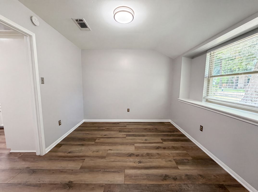 Photo 10 of 20 of 10327 Sweetwood Dr, Houston, TX