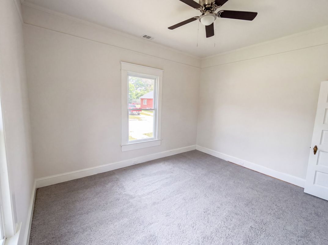 Photo 11 of 19 of 112 Sherard Ave, Ninety Six, SC