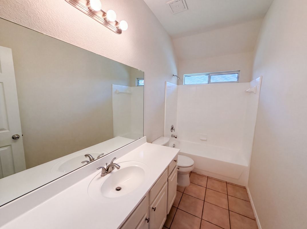 Photo 11 of 16 of 6401 Marquett Dr, Rowlett, TX