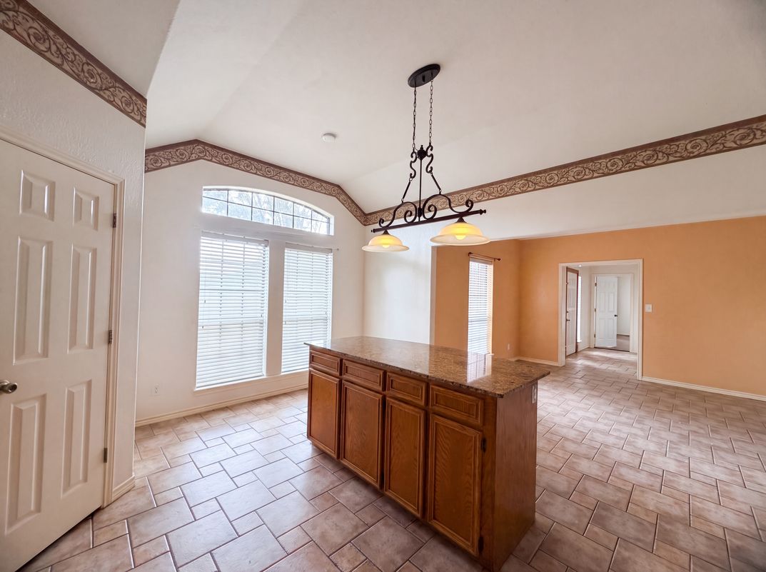 Photo 7 of 25 of 14925 Beal Dr, Corpus Christi, TX