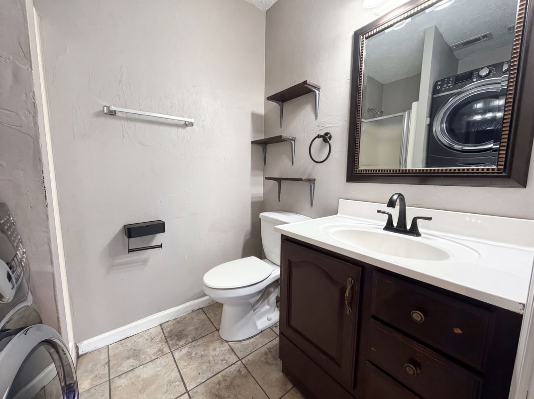 Photo 13 of 25 of 2725 Flintlock Pl, Austell, GA