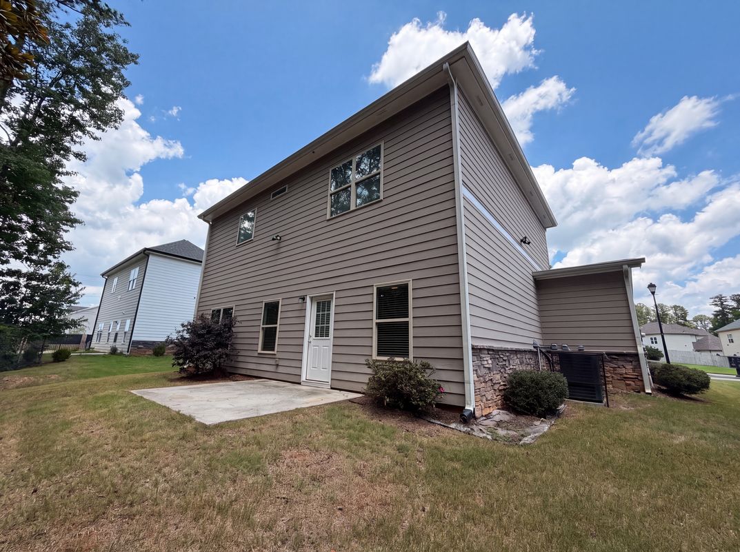 Photo 5 of 21 of 5317 Winmire Ln, Stone Mountain, GA