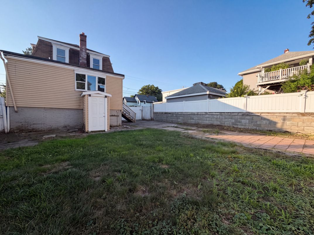 Photo 5 of 33 of 103 Goodridge St, Lynn, MA