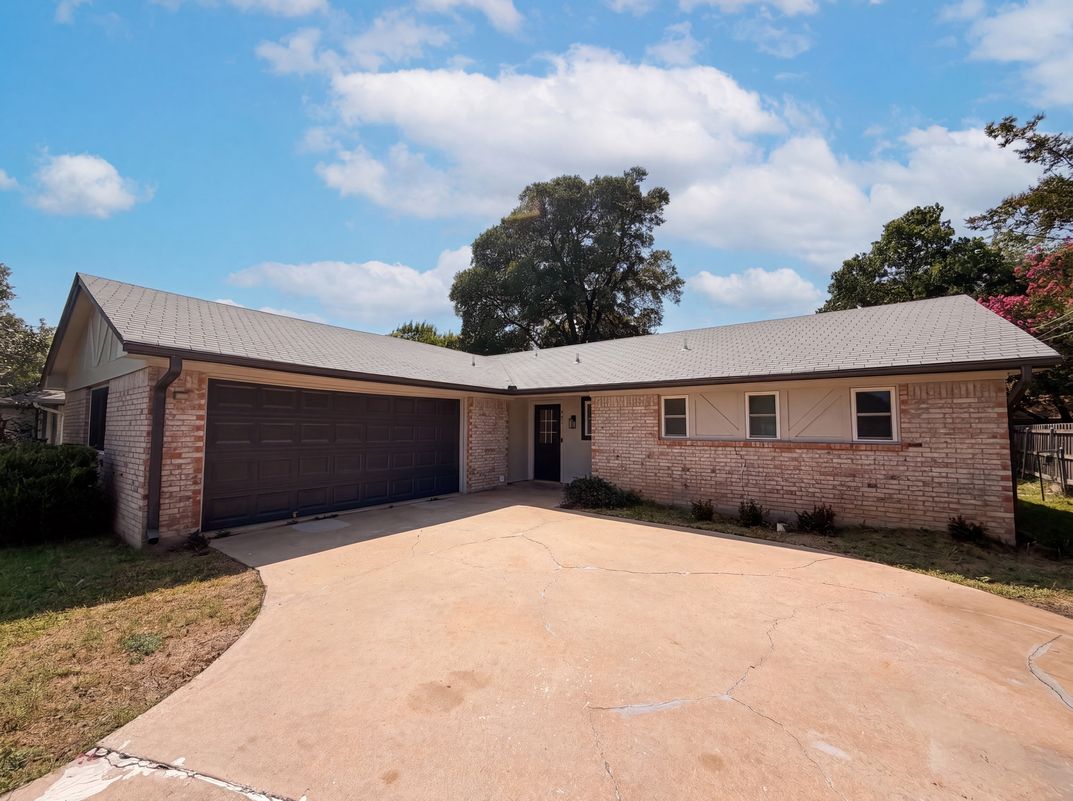 Property photo 1 of 501 E Central Dr