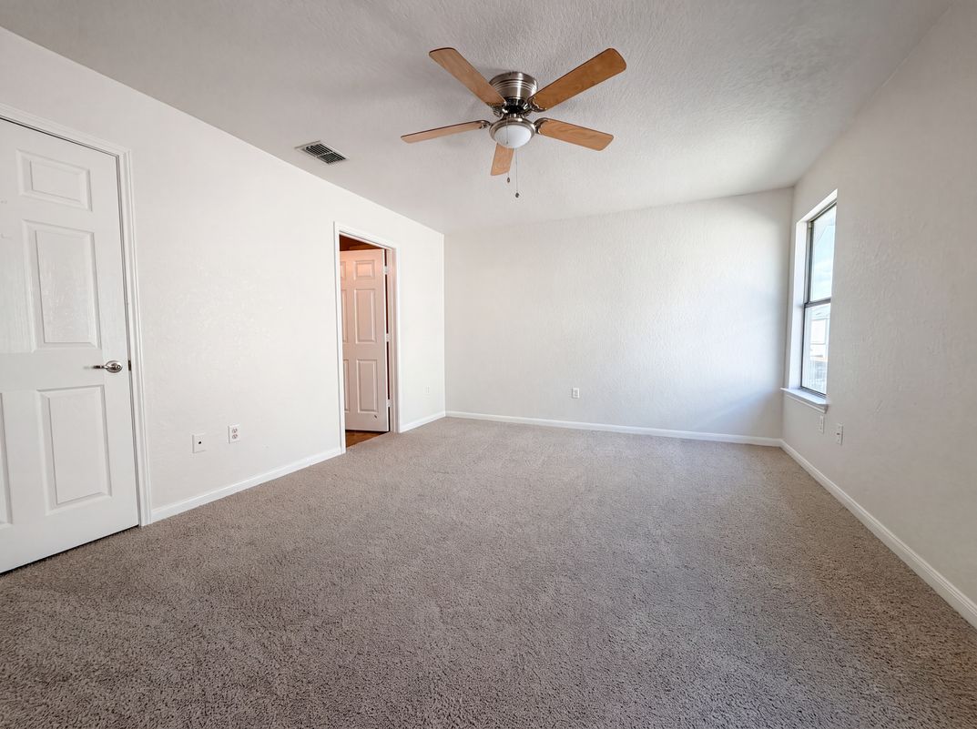 Photo 12 of 22 of 5923 Cielo Rnch, San Antonio, TX