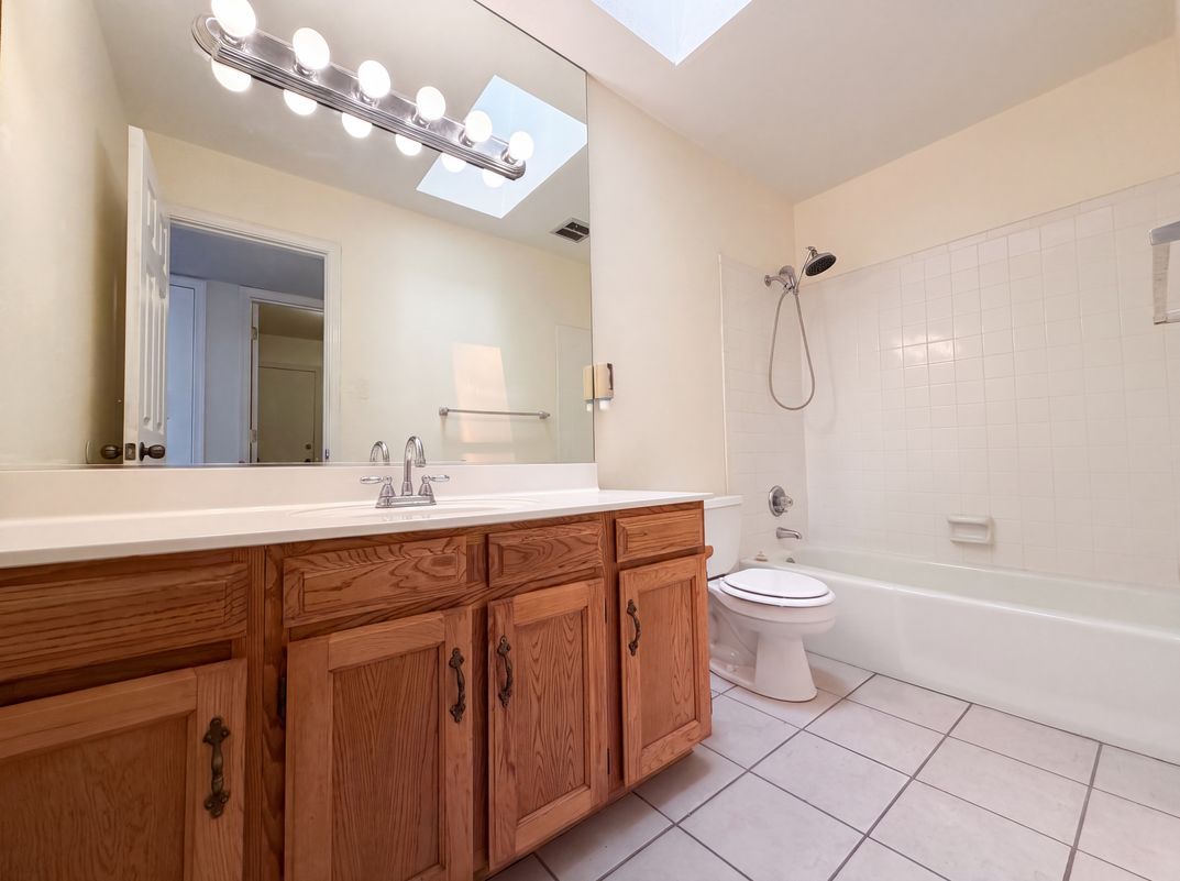 Photo 13 of 22 of 6908 Welton Dr NE, Albuquerque, NM