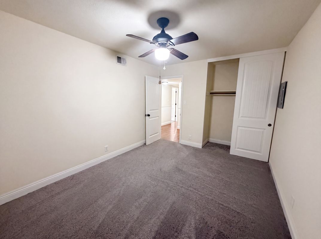 Photo 13 of 27 of 2605 Waterton Way, Sacramento, CA