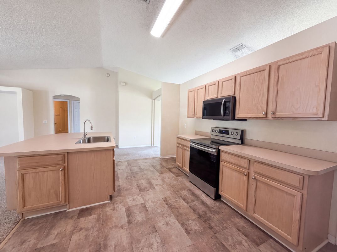 Photo 6 of 20 of 2366 Belen Dr, Deltona, FL