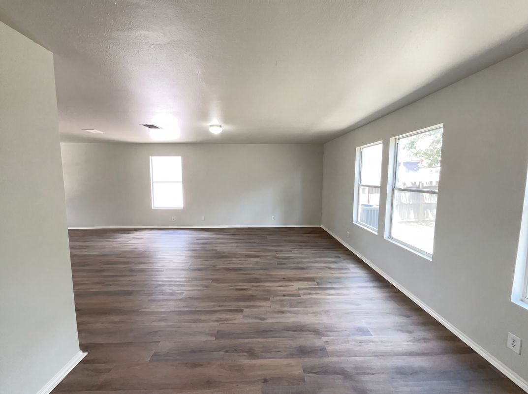 Property photo 3 of 13206 Baldwin Rdg
