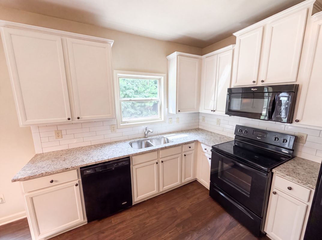 Photo 12 of 45 of 1036 Glenwyck Dr, Braselton, GA