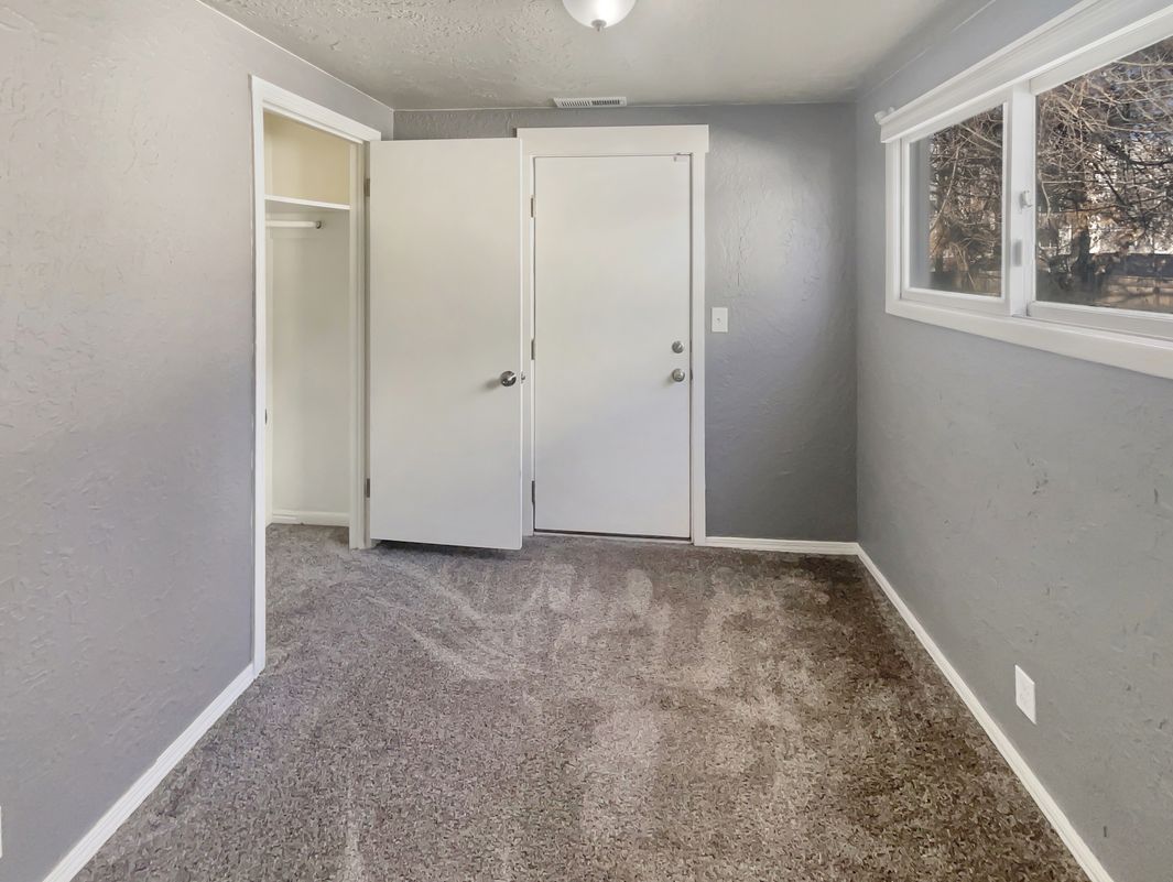 Photo 10 of 17 of 2865 Pingree Ave, Ogden, UT