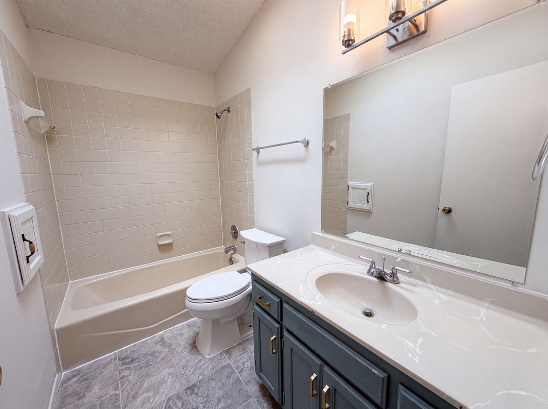 Photo 12 of 25 of 4289 159th Ct W, Rosemount, MN