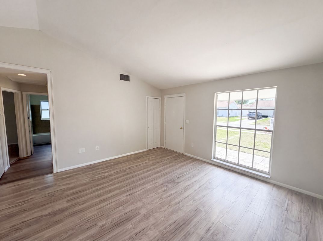 Photo 11 of 20 of 3130 Ludlow Dr, New Port Richey, FL