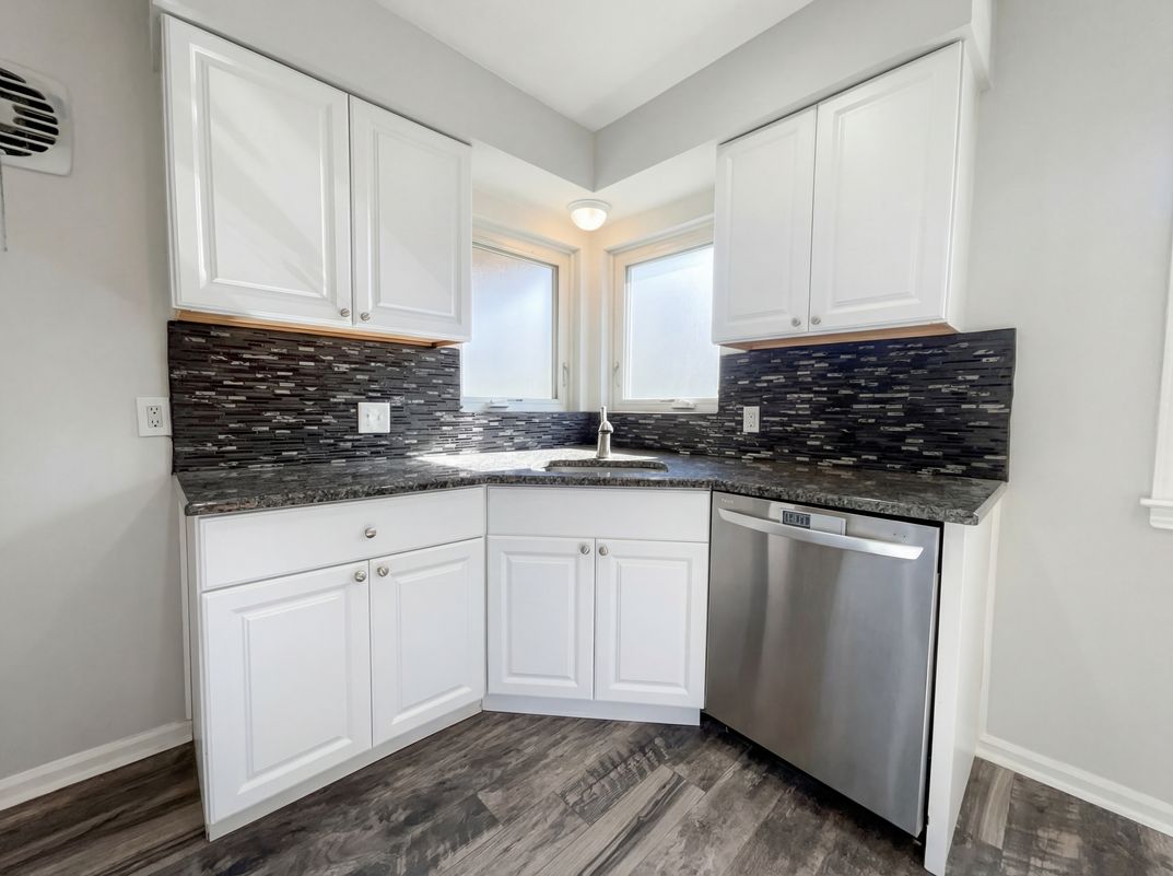 Photo 9 of 19 of 29212 Ursuline St, Saint Clair Shores, MI