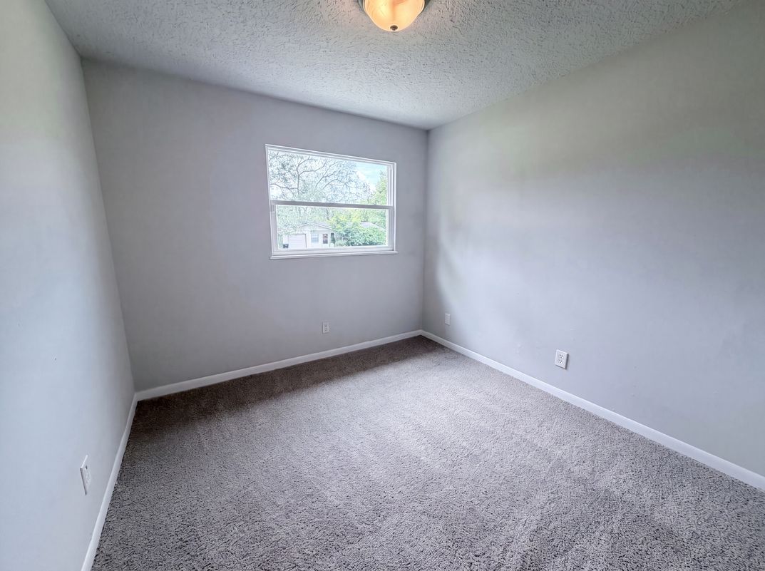Photo 8 of 21 of 411 Capricorn Ln, Orange Park, FL