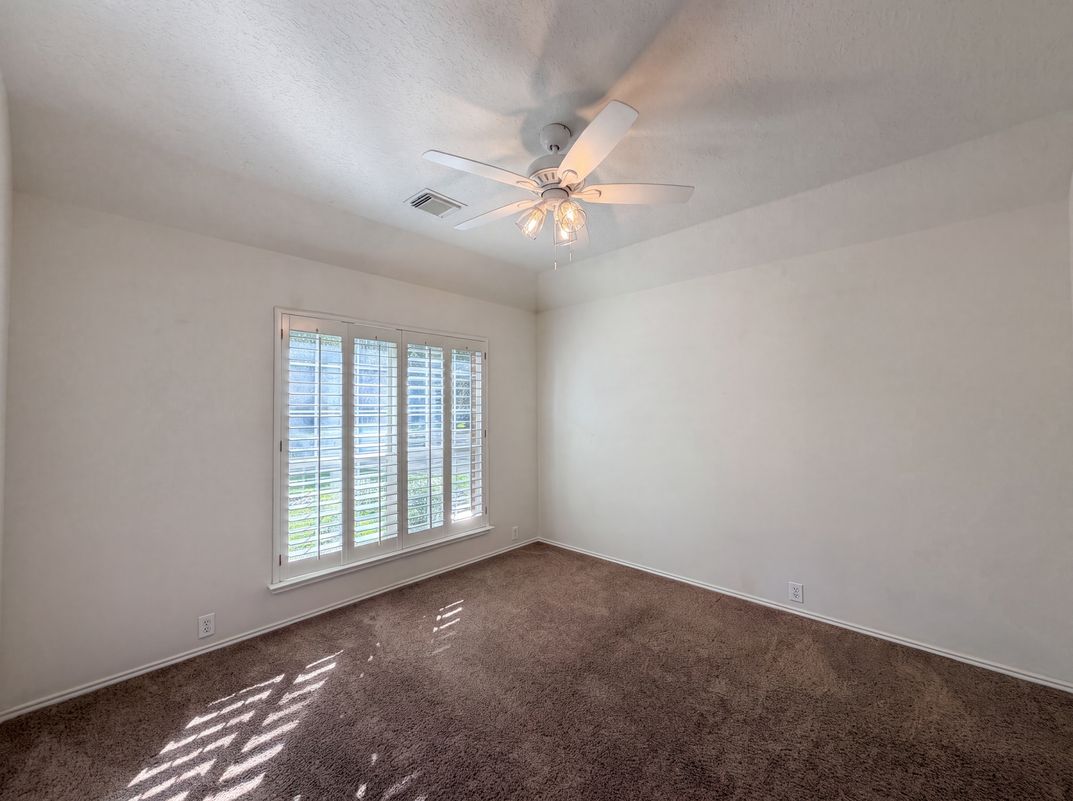 Photo 14 of 24 of 11502 Havard Oaks Dr, Houston, TX