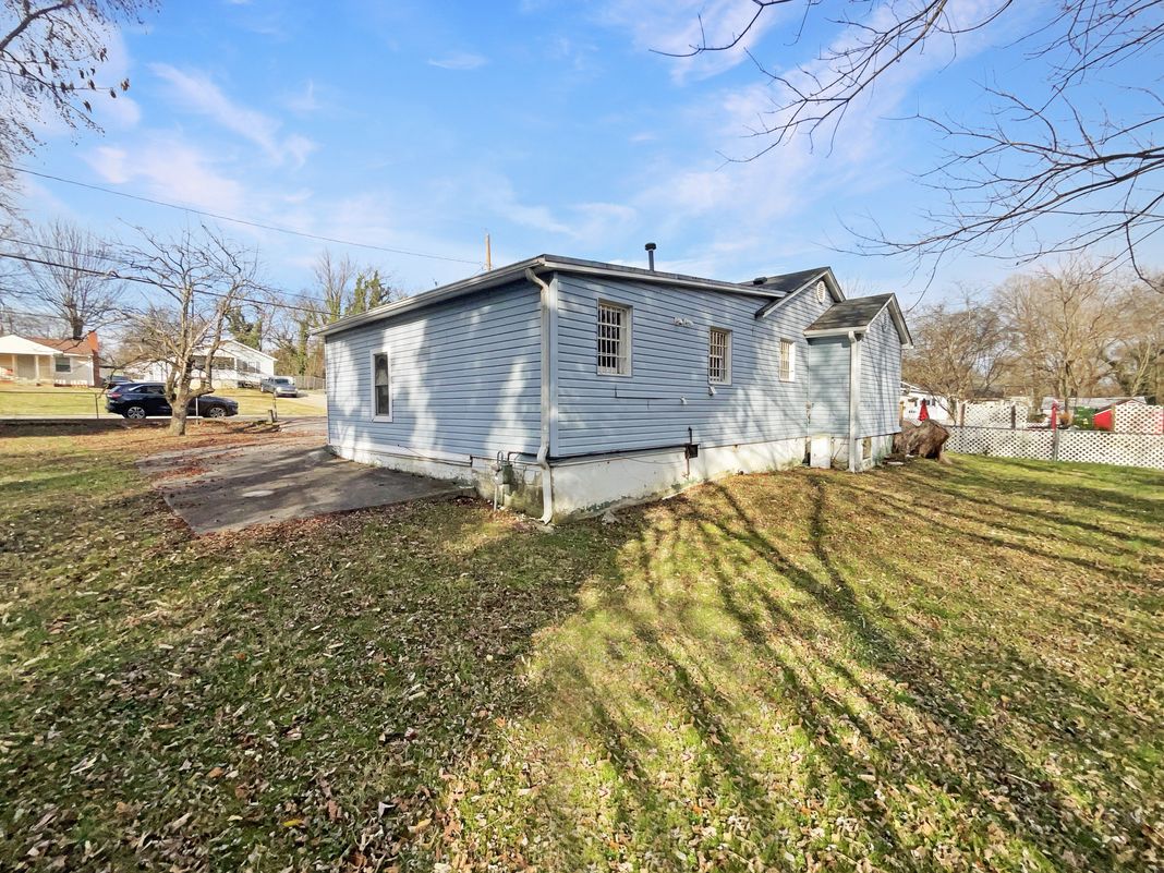 Photo 5 of 28 of 4028 Catalpa Ave, Knoxville, TN