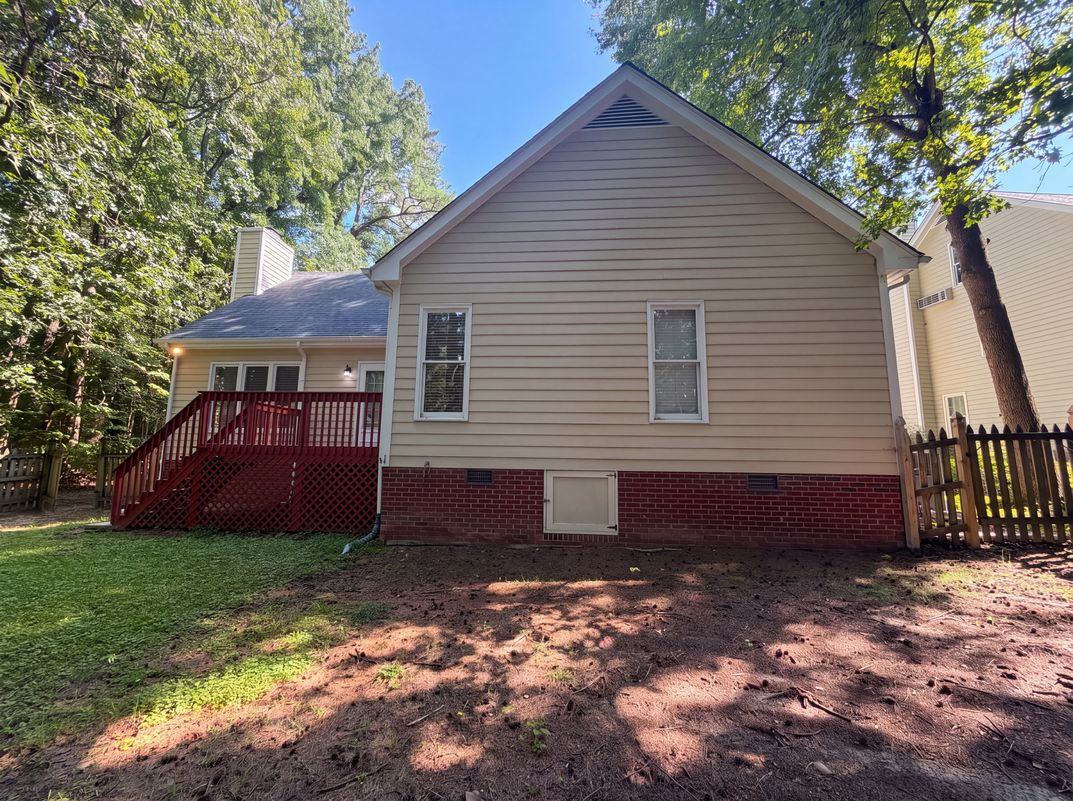Photo 5 of 18 of 513 Saint Croix Dr, Holly Springs, NC