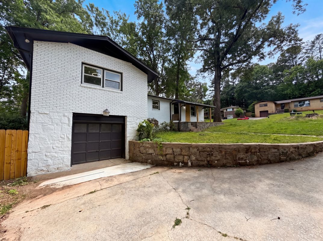 Photo 28 of 30 of 3807 Greenhill Dr, Atlanta, GA