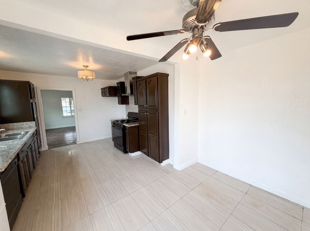 Photo 7 of 42 of 11950 Lee Ave, Adelanto, CA
