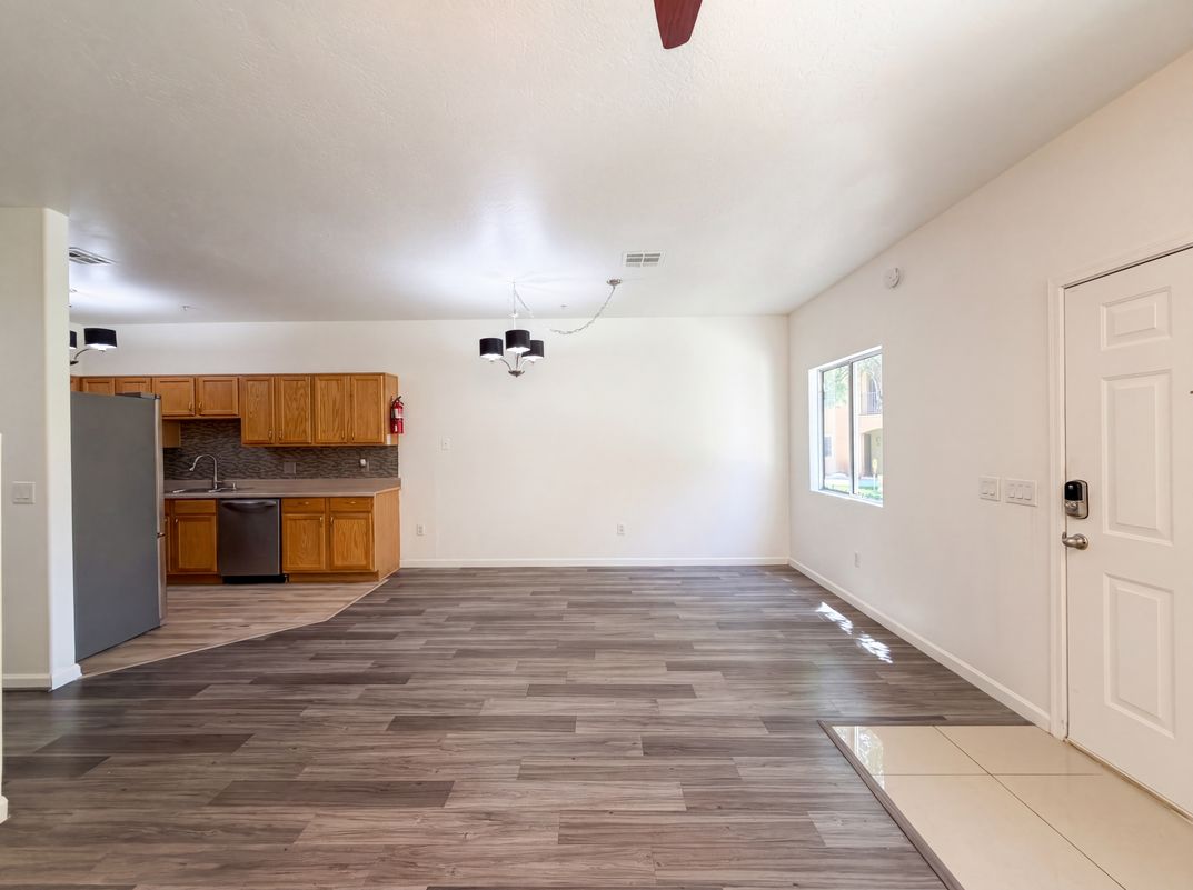 Photo 10 of 22 of 1718 W Colter St, Phoenix, AZ