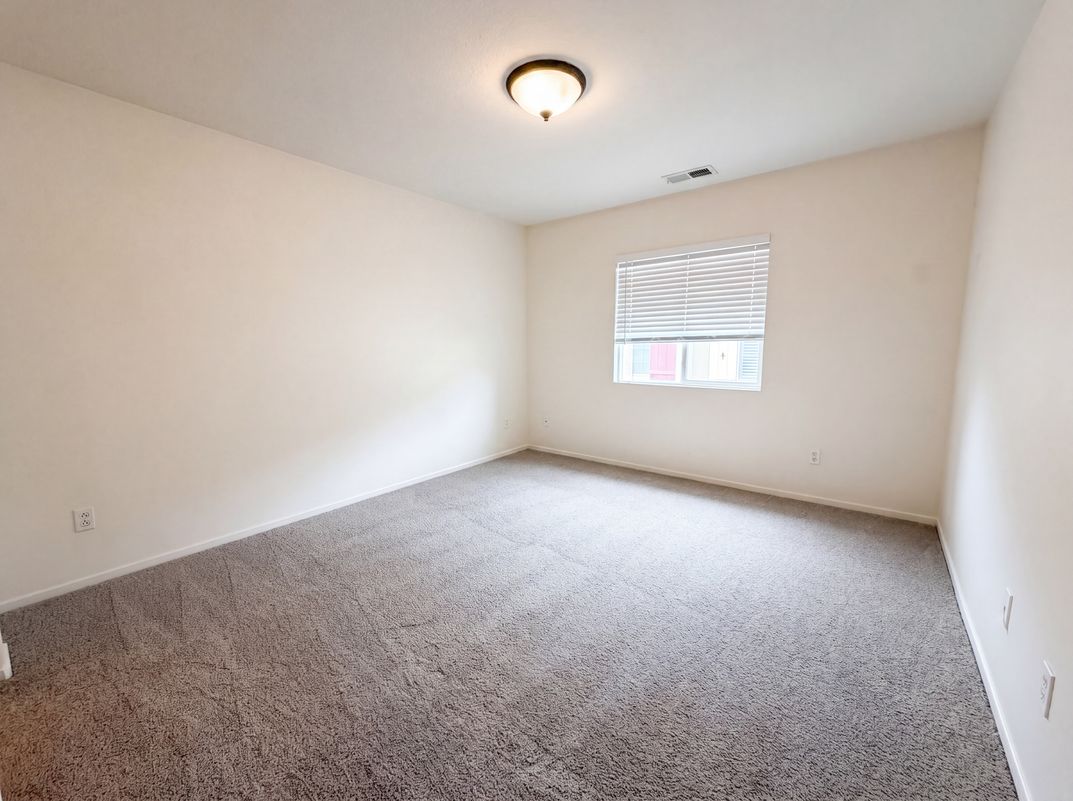 Photo 7 of 20 of 1438 Trouville Ln, Chula Vista, CA