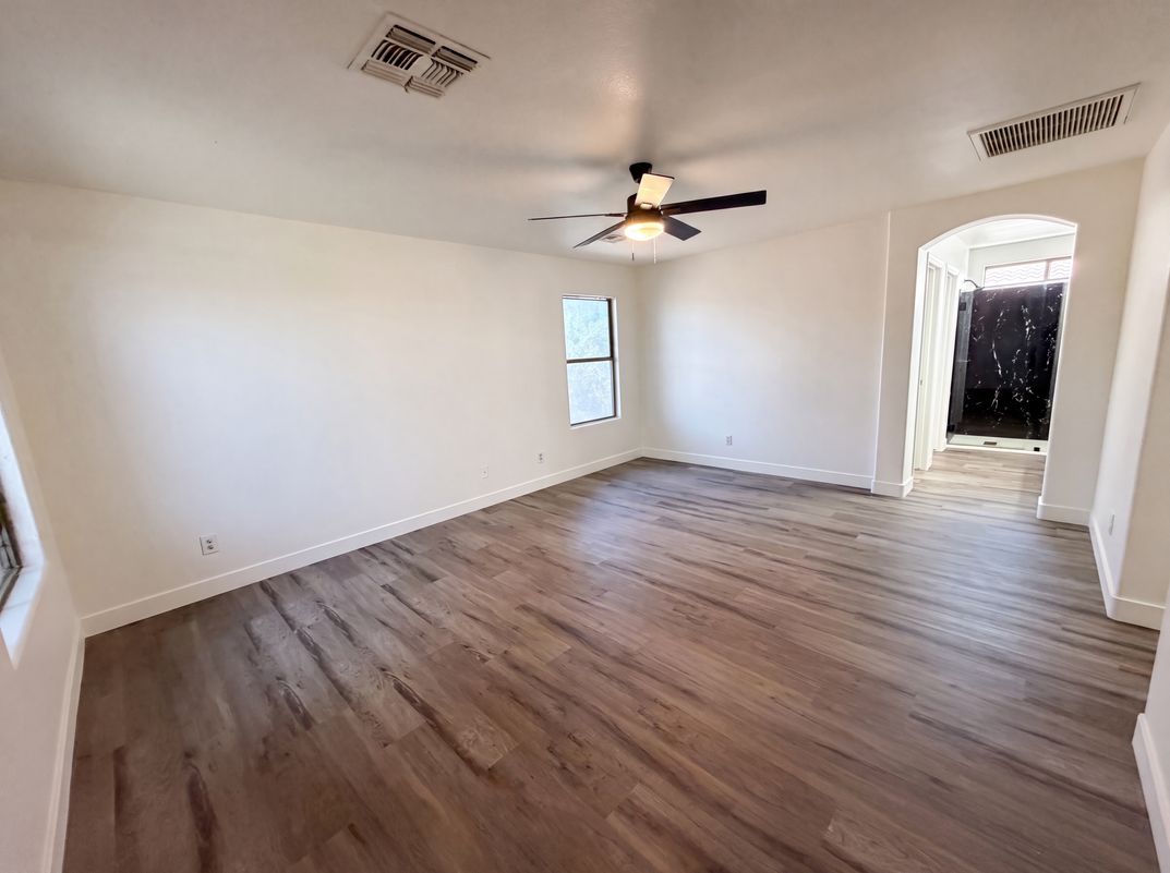 Photo 4 of 23 of 800 S Bedford Dr, Chandler, AZ