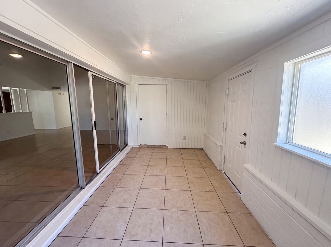 Photo 21 of 27 of 5617 W Hatcher Rd, Glendale, AZ