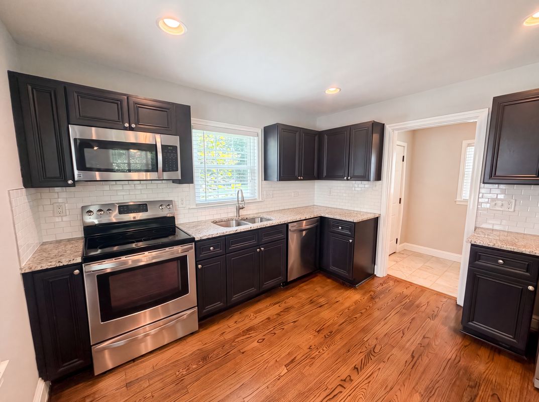 Photo 6 of 17 of 1712 N Roxboro St, Durham, NC