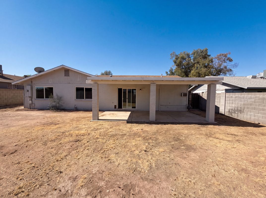 Photo 5 of 25 of 5908 W Calavar Rd, Glendale, AZ