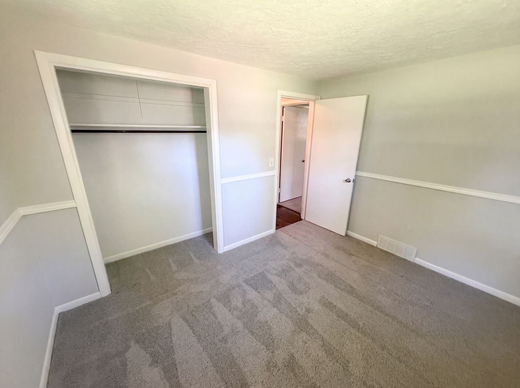 Photo 15 of 19 of 2434 W 67th St, Indianapolis, IN