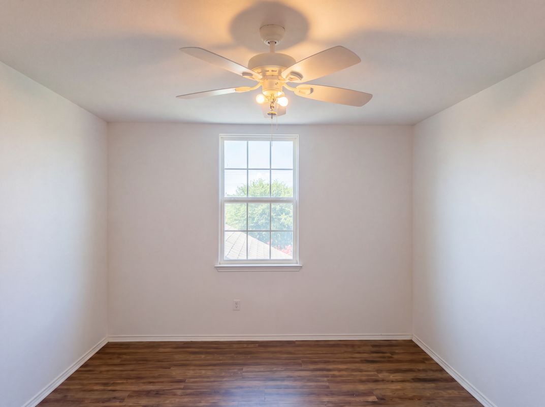 Photo 9 of 19 of 7712 Redbrush, Temple, TX