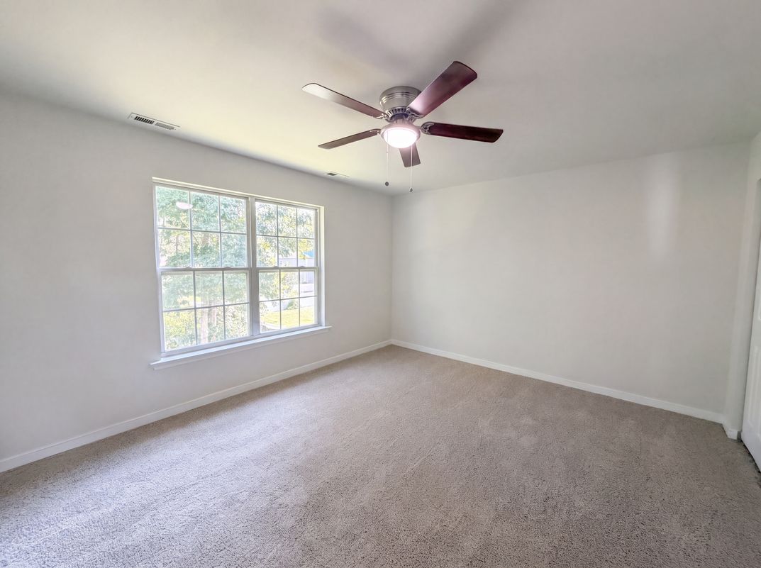 Photo 4 of 19 of 3016 Heather Ridge Dr, Henrico, VA