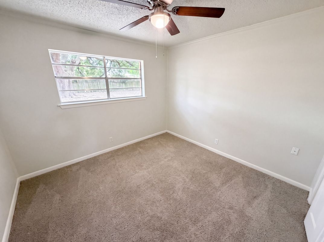 Photo 9 of 21 of 912 S 23rd St, Nederland, TX