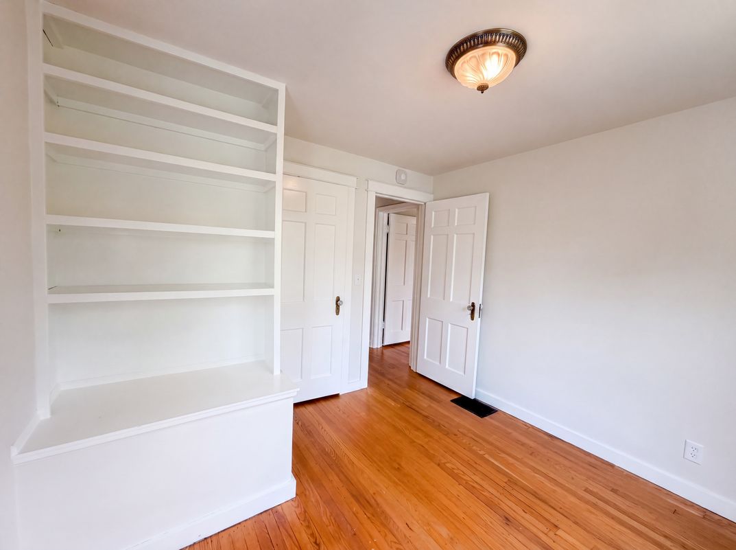 Photo 12 of 36 of 751 Grandon Ave, Columbus, OH