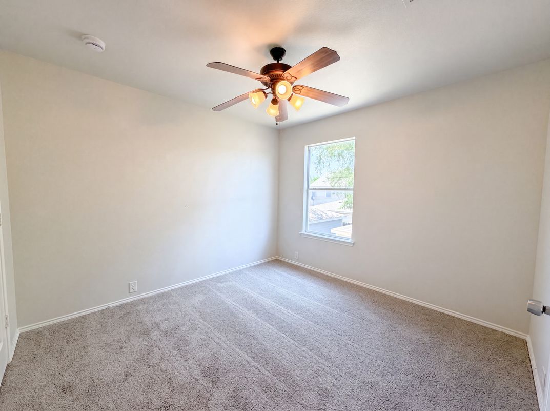 Photo 16 of 26 of 10636 Traymore Dr, Fort Worth, TX