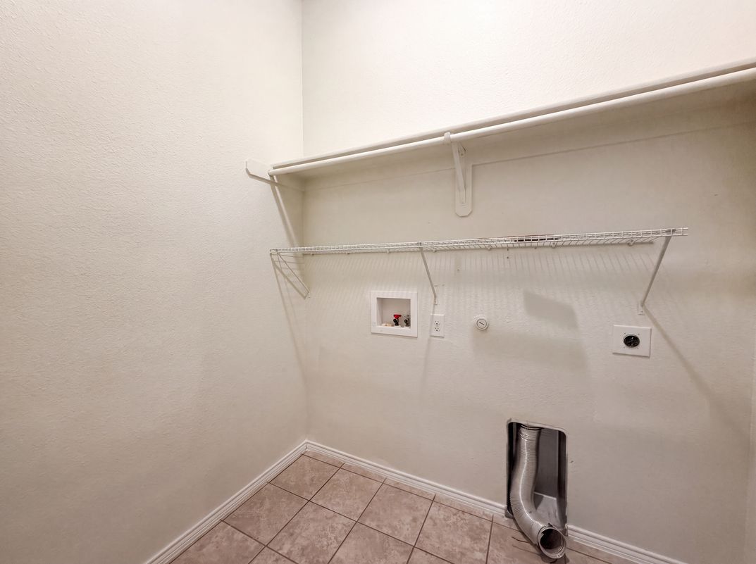Photo 19 of 21 of 11920 Hassop Ln, Burleson, TX