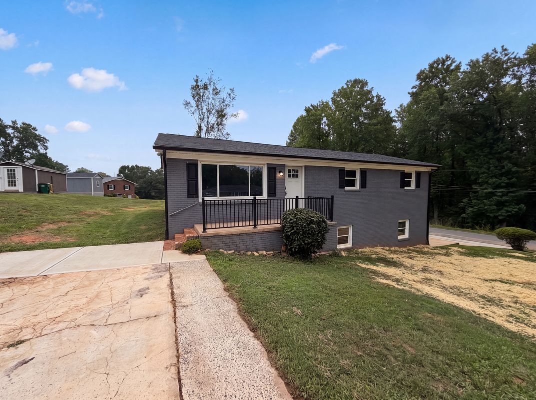 Photo 18 of 21 of 2510 Middleton Dr, Gastonia, NC