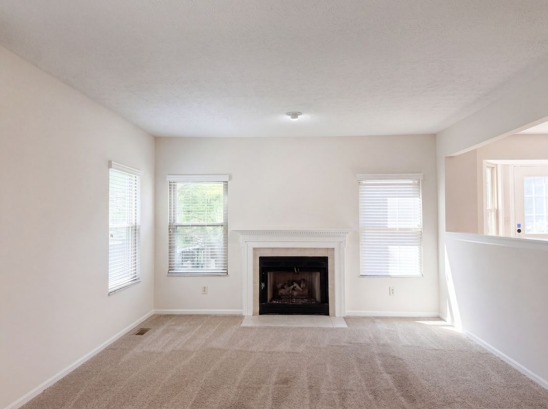 Photo 3 of 29 of 4976 Vicksburg Ln, Hilliard, OH