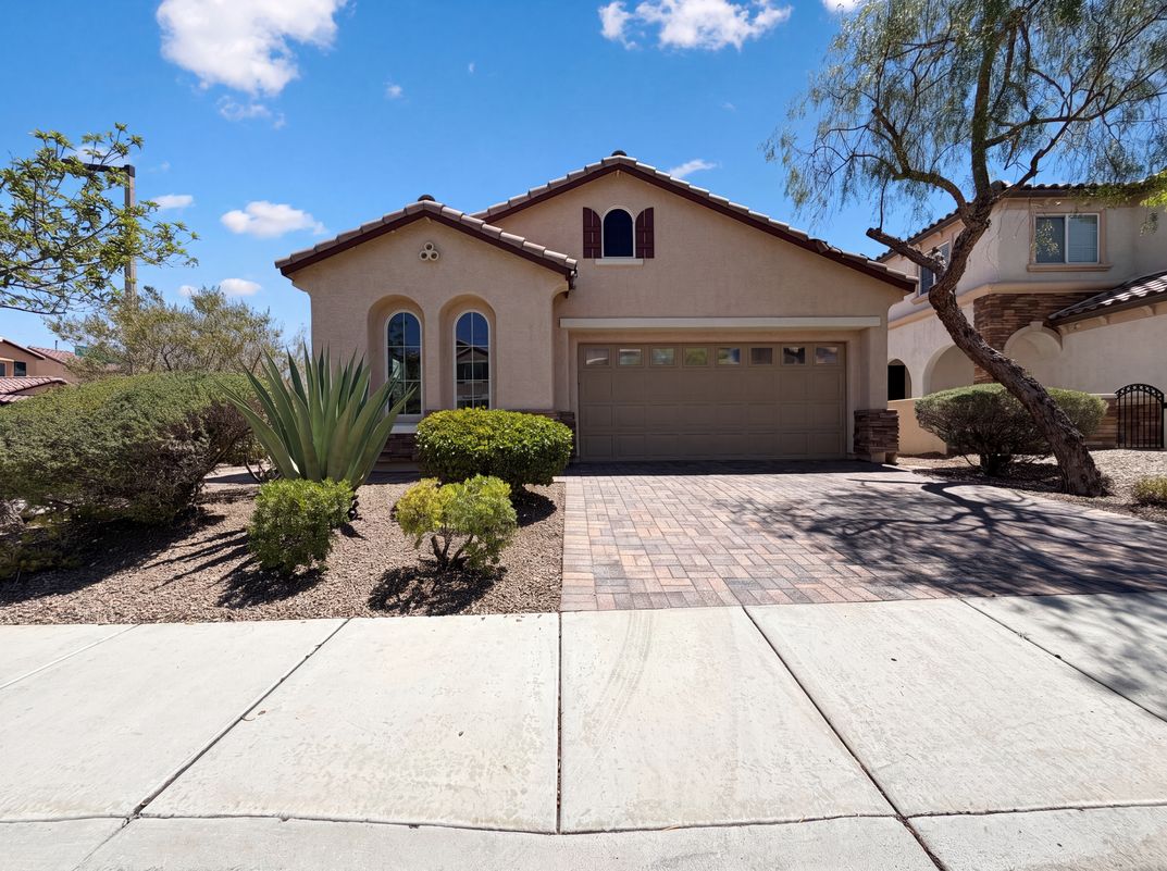 Property photo 1 of 908 Baronet Dr