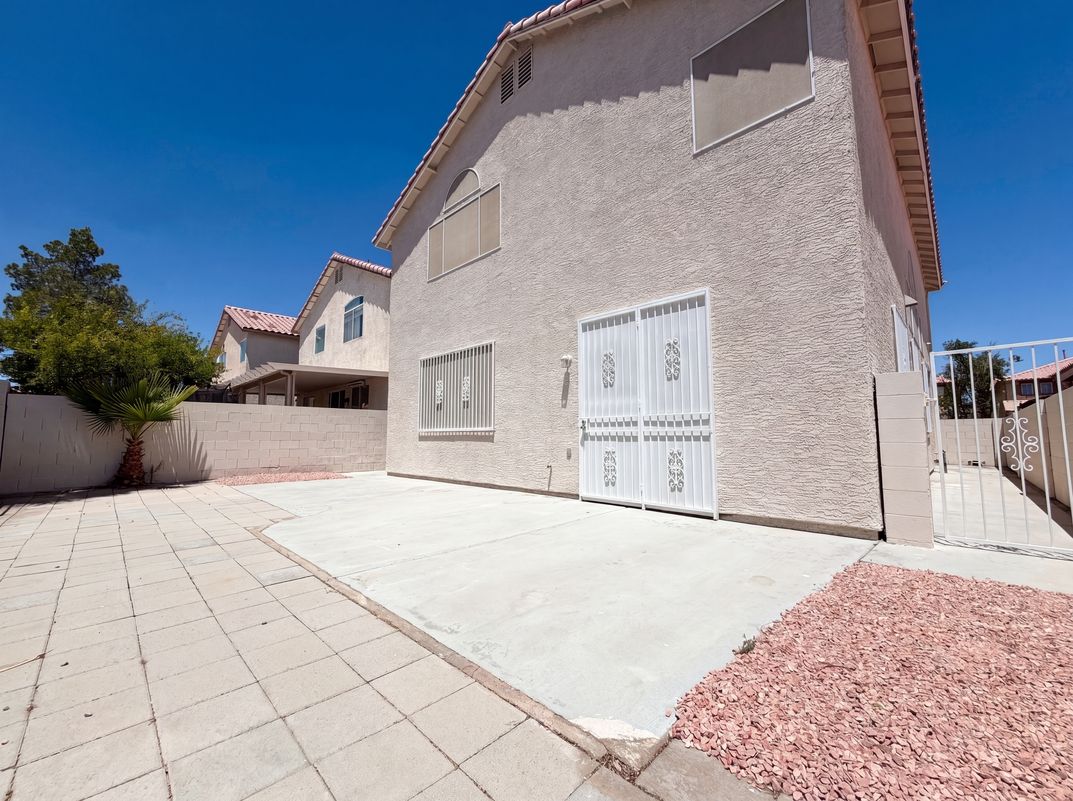 Photo 5 of 27 of 9515 Windborne Ave, Las Vegas, NV