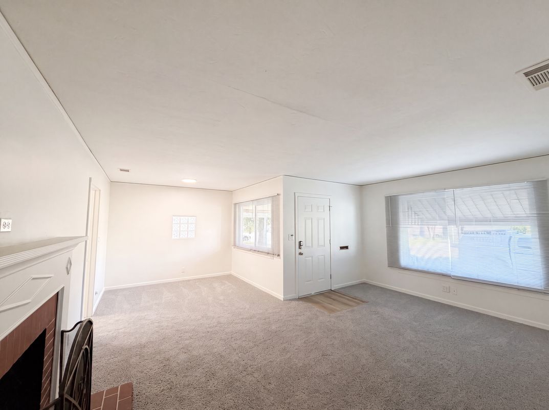 Photo 14 of 41 of 4601 Summit Way, Sacramento, CA