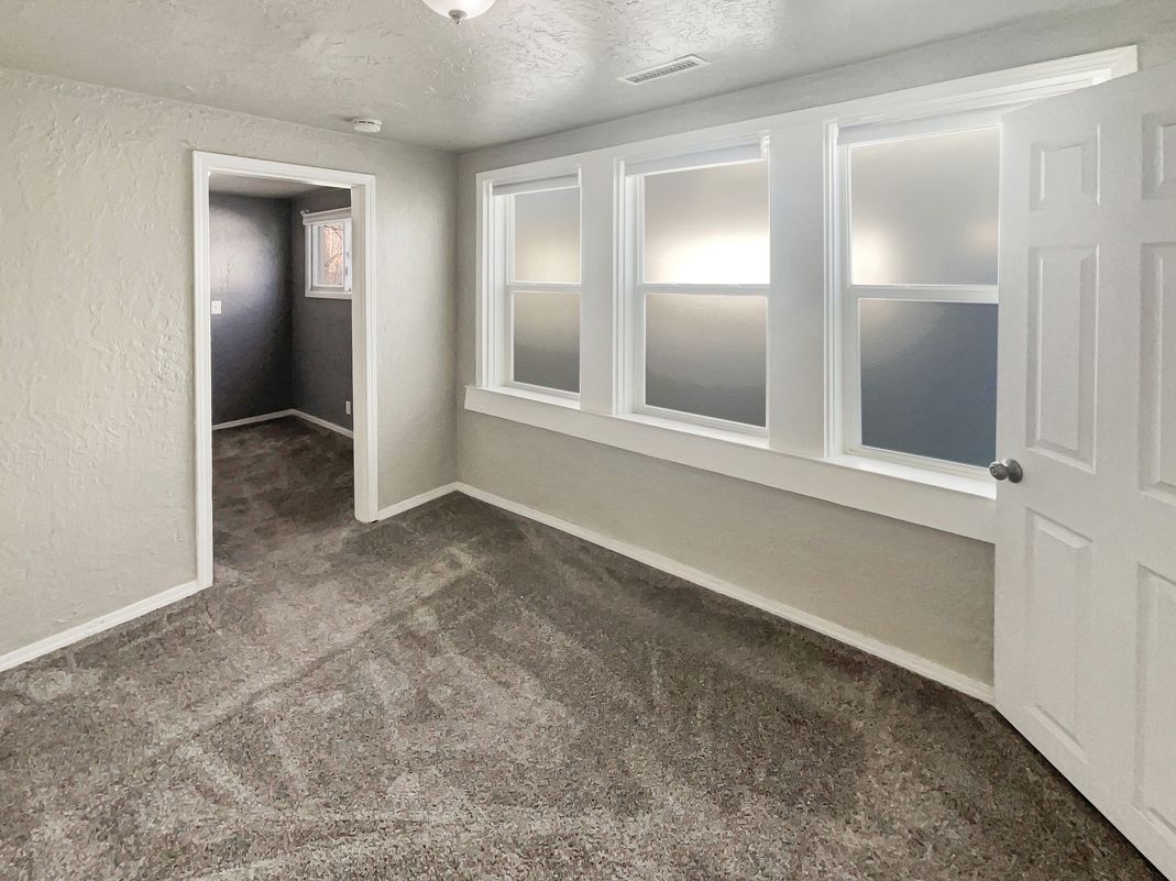 Photo 4 of 17 of 2865 Pingree Ave, Ogden, UT