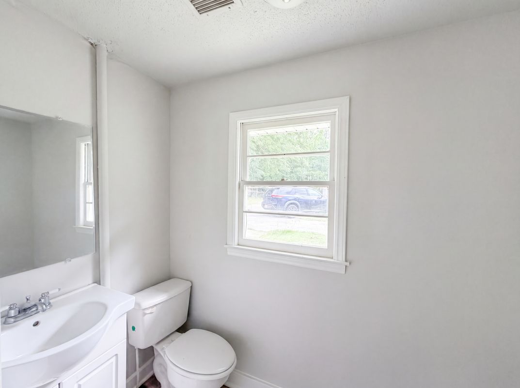 Photo 9 of 20 of 237 Geddis Rd, Inman, SC