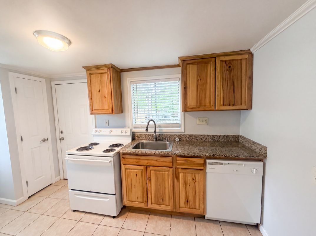 Photo 2 of 18 of 305 Woodbury St, High Point, NC